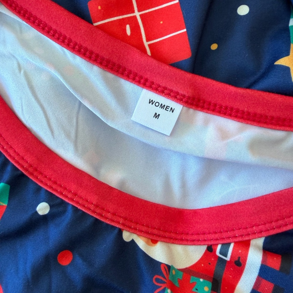Family Matching Santa Pajamas - Picture 4 of 7